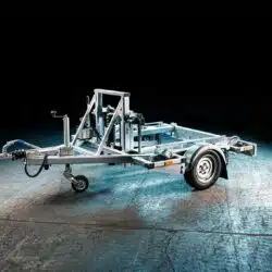 mobiele Cameramast / bewakingskast indutrade bouwplaatsinrichting trailer vooraanzicht