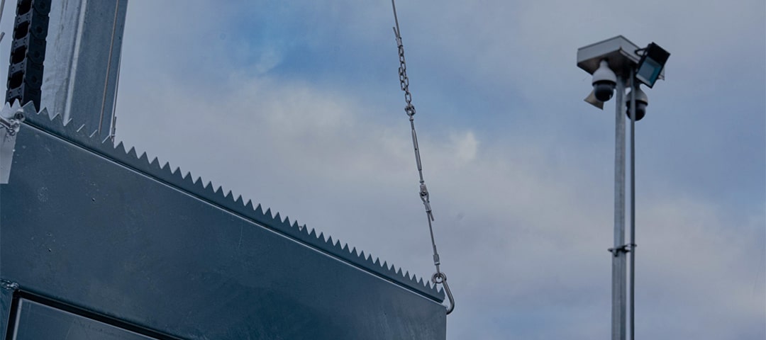 Header-Bewaking Mobiele Cameramast / Bewakingskasten Van Indutrade Bouwplaatsinrichting Header